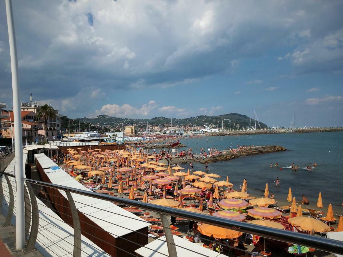 Isola Di Man Imperia Exterior foto
