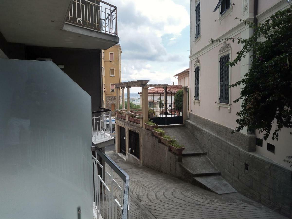 Isola Di Man Imperia Exterior foto